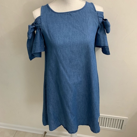 Dress - Picture 3 of 8